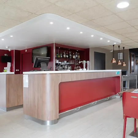 Hotel Campanile Creteil - Sur Marne 3*