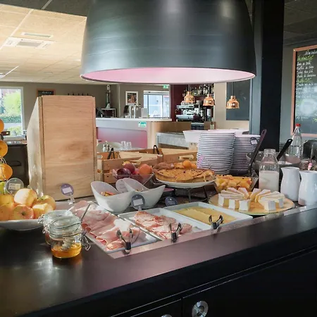 Hotel Campanile Creteil - Sur Marne 3*