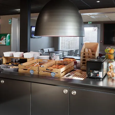 Campanile Creteil - Sur Marne 3*