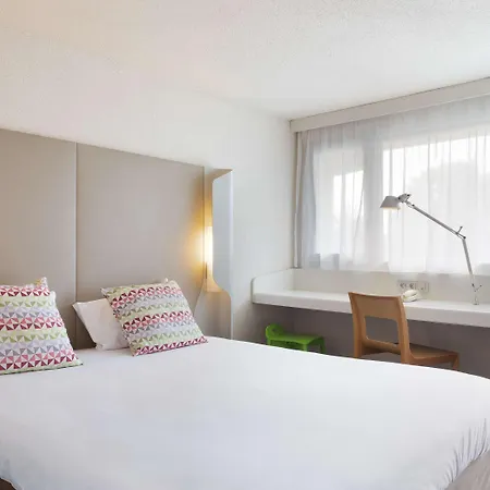Hotel Campanile Creteil - Sur Marne 3*