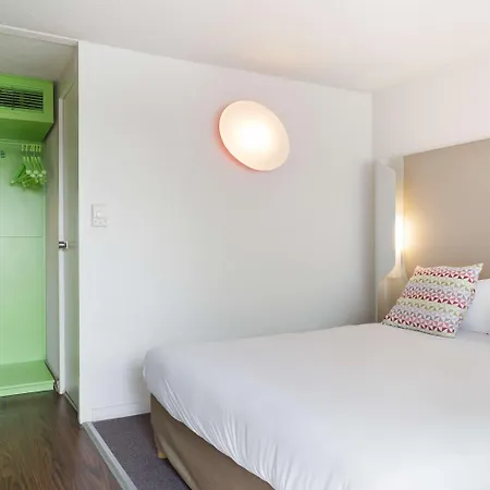 Hotel Campanile Creteil - Sur Marne 3*